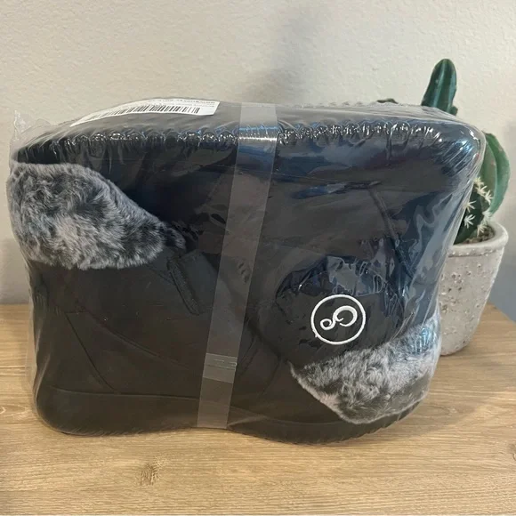 Women’s Faux Fur Lined Winter Snow Boots Black Waterproof Cozy Warm Size 9 - Picture 11 of 13